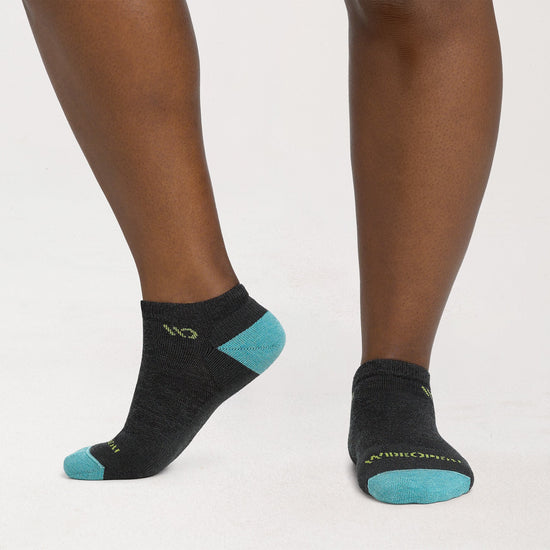 Women's Solid Midweight No Show Sock