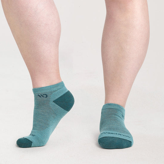 Women's Solid Midweight No Show Sock