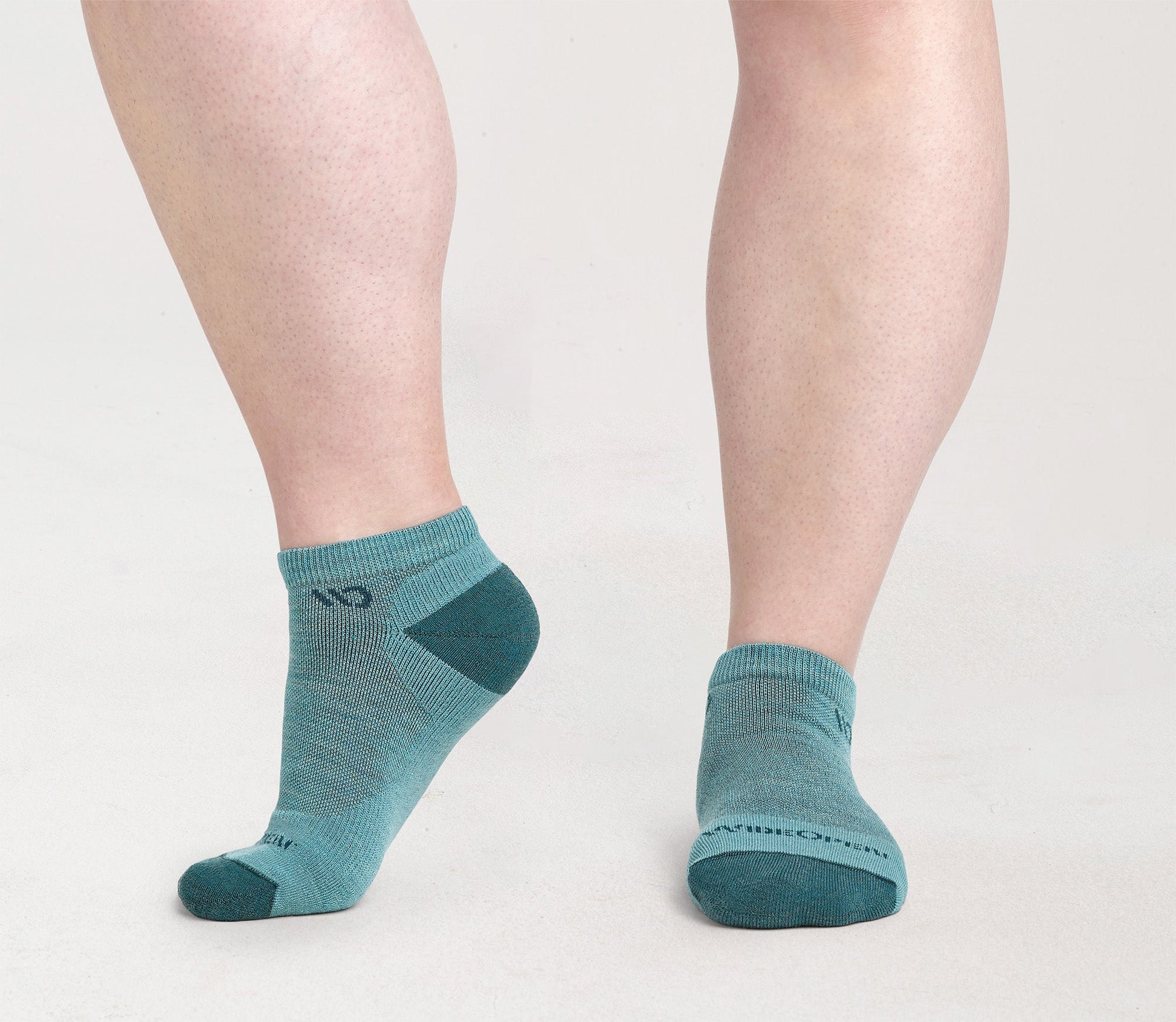 Women's Solid Midweight No Show Sock