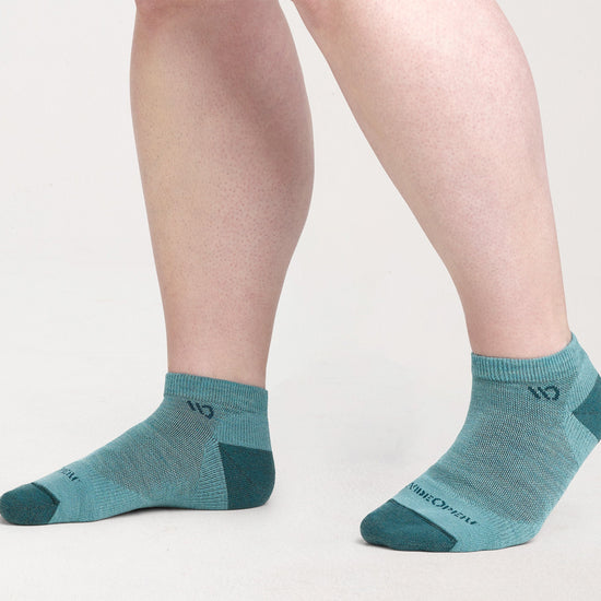 Women's Solid Midweight No Show Sock